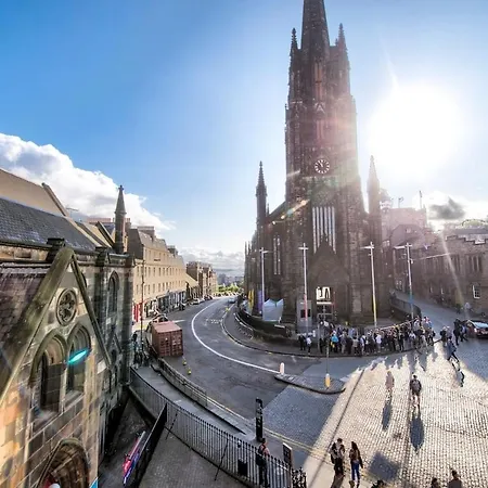 Upper Bow - Luxurious, Modern 1br Near Castle