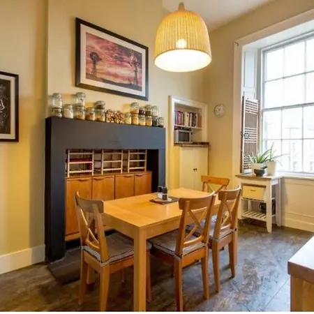 Luxury Georgian 2bedroom, Calton Hill 10 Mins Apartamento