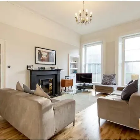 Luxury Georgian 2bedroom, Calton Hill 10 Mins Apartment *