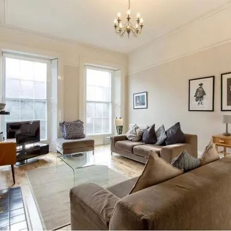 Luxury Georgian 2bedroom, Calton Hill 10 Mins Apartamento *
