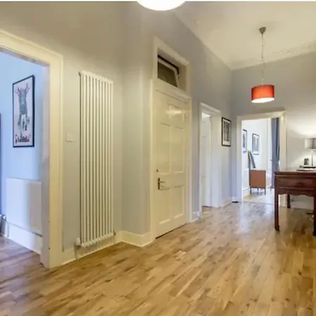 Luxury Georgian 2bedroom, Calton Hill 10 Mins Apartamento