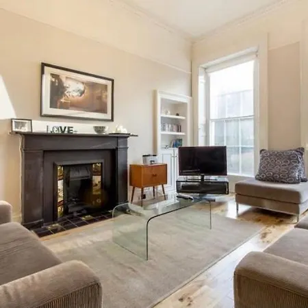 Luxury Georgian 2bedroom, Calton Hill 10 Mins Apartamento