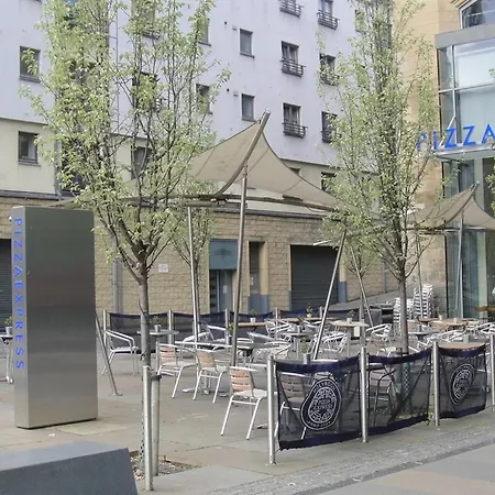 Alba Apartments- Gentle's Entry Apartment