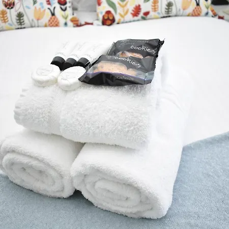 Bernard St - Bright And Spacious 1 Bed At The Shore! * אדינבורו