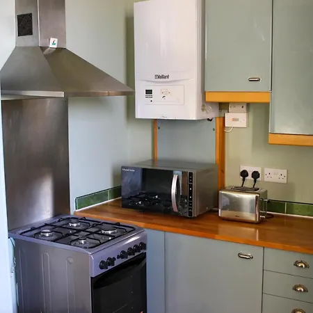 Stylish From In Vibrant Leith, 2 Bed, Free Parking *