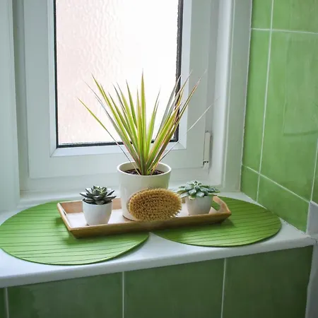 Stylish From In Vibrant Leith, 2 Bed, Free Parking *