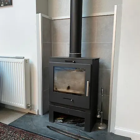 Trinity - With Private Garden And Parking *