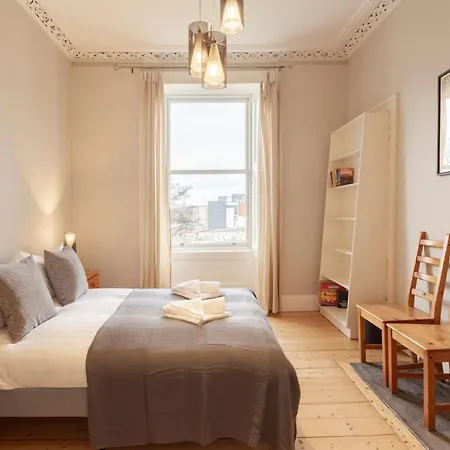 Large & Bright 2bd Flat In