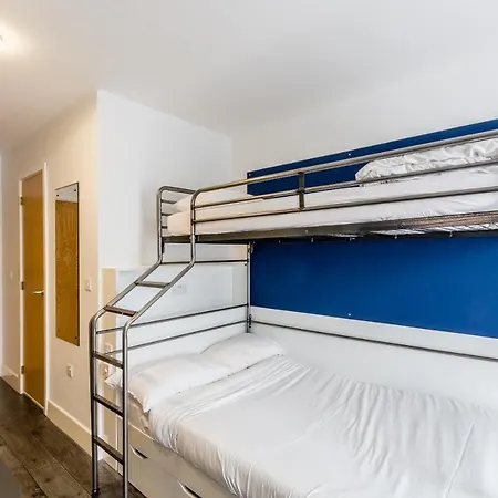 Destiny Student - Holyrood