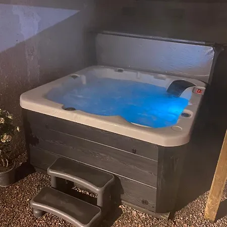 The Pod With Hot Tub Juniperlea Lodge *
