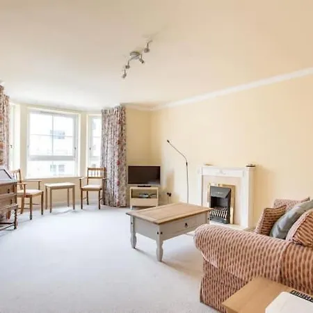 Dicksonfield - Modern 2 Bed, 2 Bath Close To Centre Apartment Edinburgh