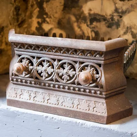 Hamilton Place - Beautiful And With Private Entrance Sleeps 4