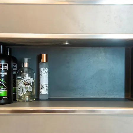 Hamilton Place - Beautiful And With Private Entrance Sleeps 4