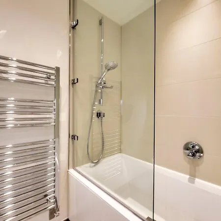 Guestready - Stylish Floor Apt In The Centre * Edinburgh