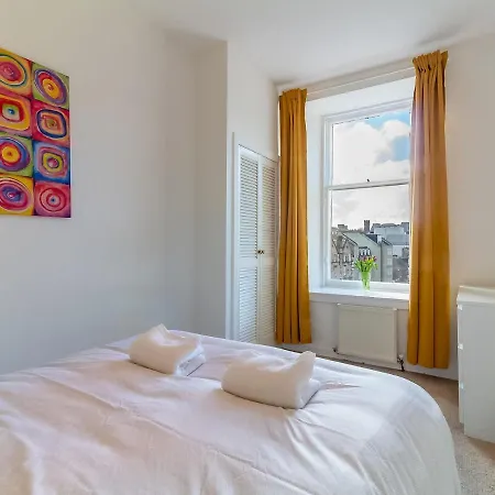 Pass The Keys Stunning & Cosy Flat At The Of The City Centre! * Edimburgo
