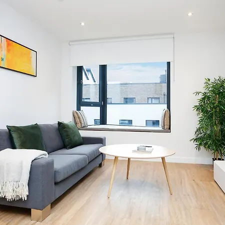 Daire Altido Modern 1-br Apt With Views Of Castle Edinburgh