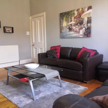 Spittal Street Residence, Spacious 2 Bedroom Close To Castle Апартаменты Эдинбург