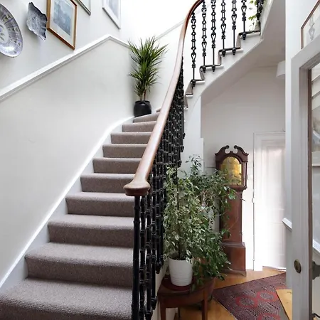 Affittacamere Sheens House 3*