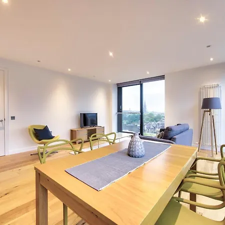 דירה Guestready - Stylish Floor Apt In The Centre אדינבורו