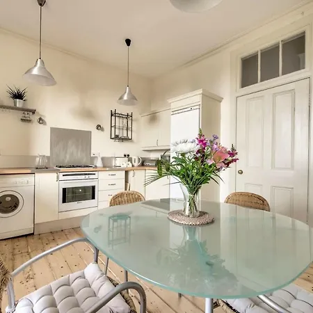 Guestready - 2br Next To The Castle - 4 Adults 1 Child Apartment