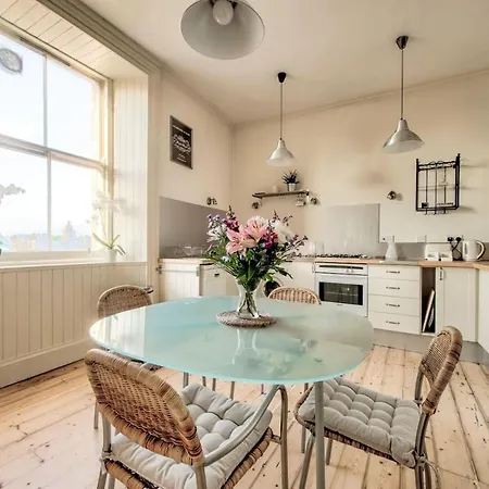 Guestready - 2br Next To The Castle - 4 Adults 1 Child Apartment Edinburgh
