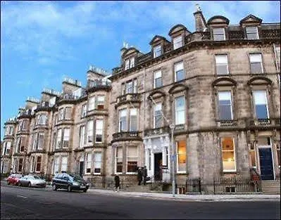 Travelodge Haymarket 3*
