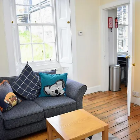 Castle Wynd - Historic Castle Views Central Apartment Edinburgh