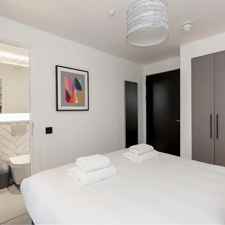 Destiny Scotland Market Street Apartment