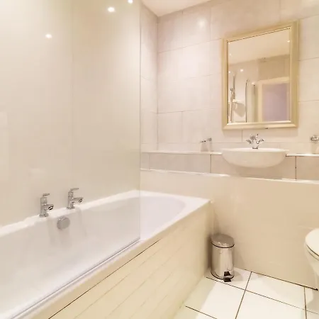 Pass The Keys Stunning & Cosy Flat At The Of The City Centre! *