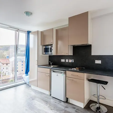 Destiny Student - Holyrood Apartment Edinburgh