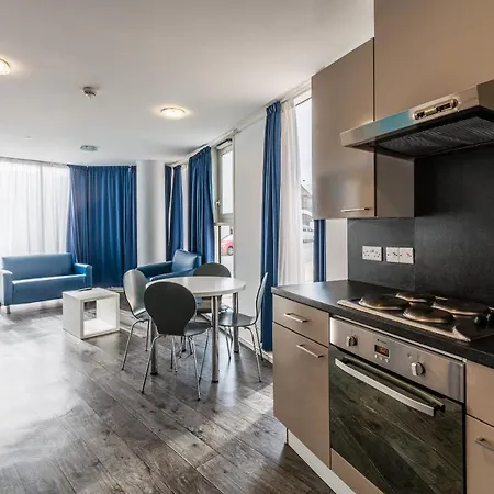 Destiny Student - Holyrood Апартаменты Эдинбург