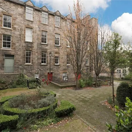 Amazing Apartments: Coinyie House - Royal Mile Edinburgh