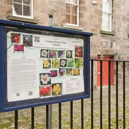 Amazing Apartments: Coinyie House - Royal Mile Apartment Edinburgh