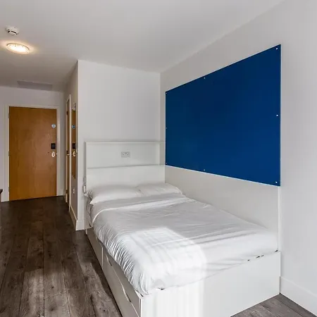 Destiny Student - Holyrood *