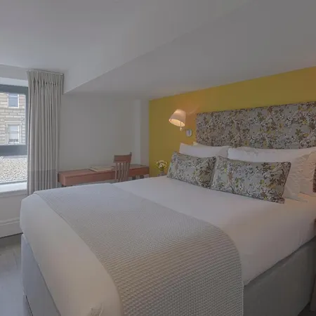 Cheval Old Town Chambers Apartahotel 5*