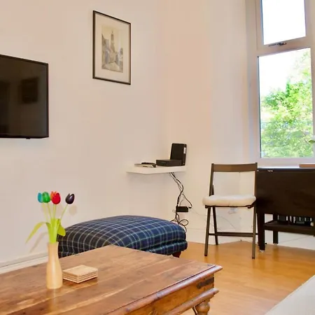 Charming Bright And Comfortable Hotel *