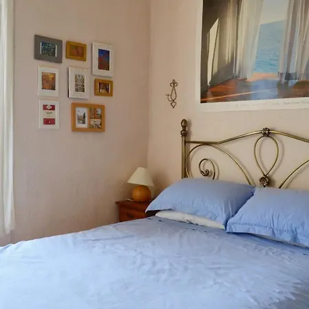 Central And Homely One Bedroom Flat *