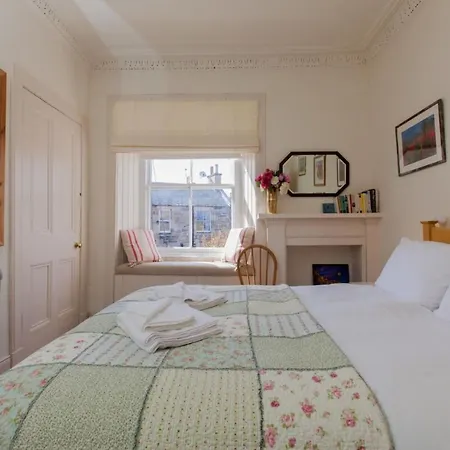 Charming City Centre Flat In Edimburgo