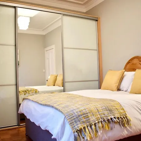 Traditional 2bd Flat Views Of Portobello Beach *