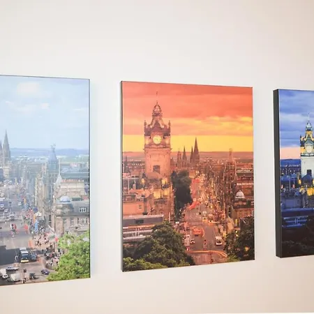 Modern 2 Bedroom Property In Central Apartment Edinburgh