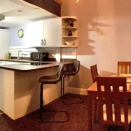 Gorgeous Abbeyhill Apartment Edinburgh