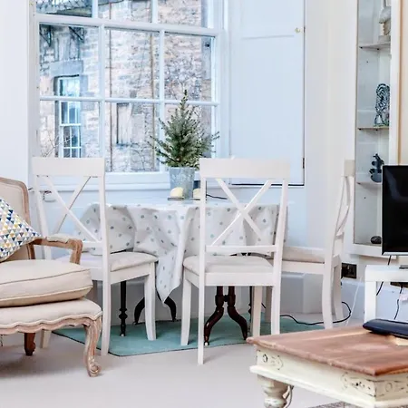 Gorgeous Georgian Apartment Appartamento *
