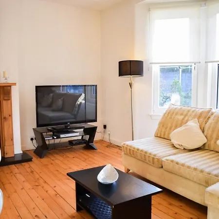Stylish And Spacious 3-Bedroom Home In Edinburgh Edinburgh