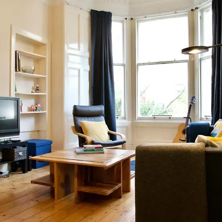 Апартаменты Beautiful Traditional 3 Bedroom In