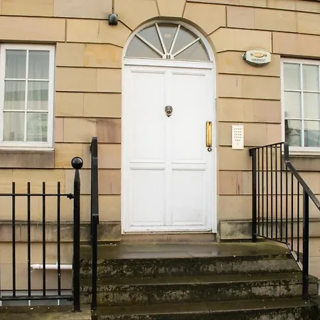 Appartement Beautifully Renovated -central Edinburgh