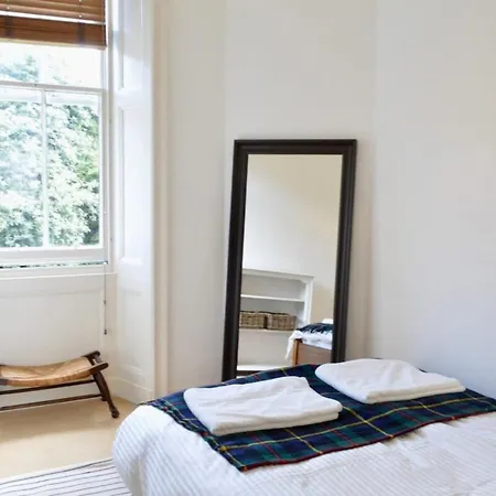 Apartment Bright 2 Bedroom *