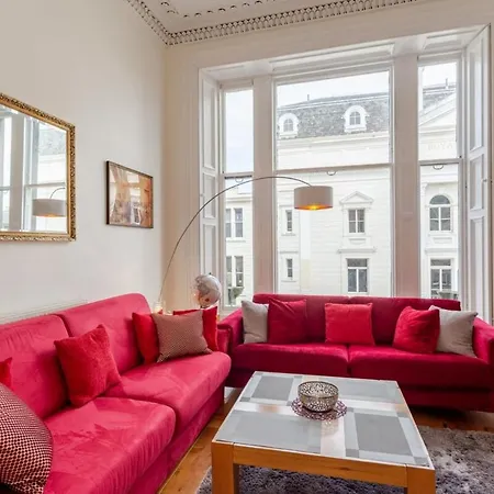 Cozy 2 Bedroom At Heart Of The