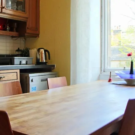 Classic Flat In The Heart Of Morningside