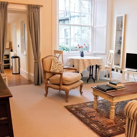 דירה Gorgeous Georgian Apartment אדינבורו