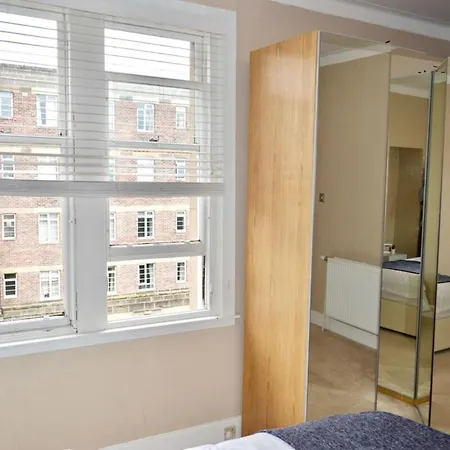 Spectacular City Centre Flat Near Dean Village
